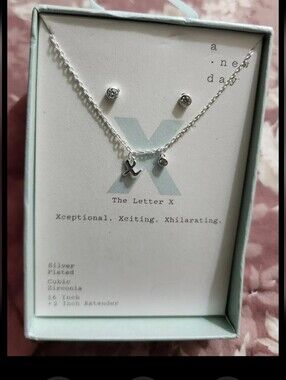 New w/tags and in box A NEW DAY X initial pendant with Necklace & matching Earri